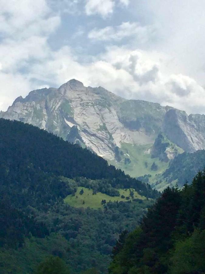 Acogedor Apartamento En El Corazon Del Valle Les Bordes Kültér fotó