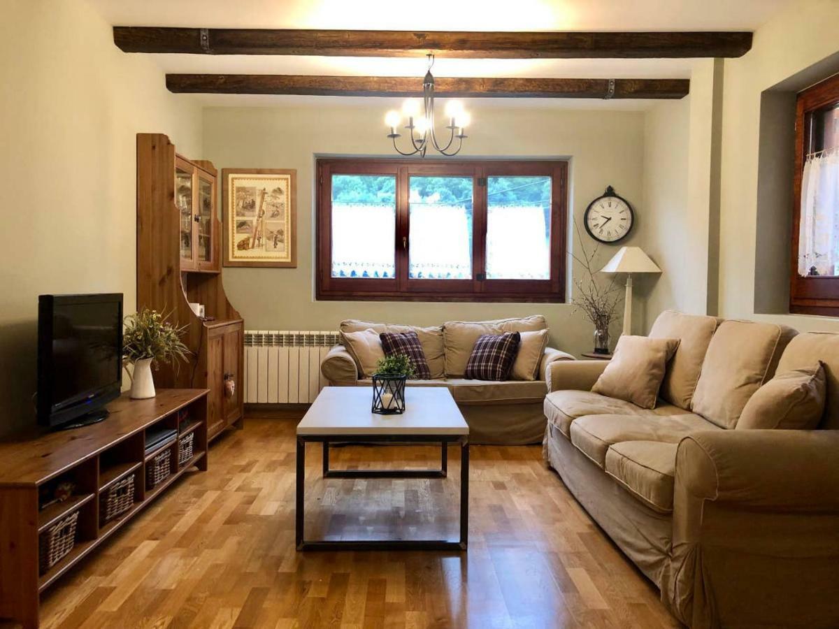 Acogedor Apartamento En El Corazon Del Valle Les Bordes Kültér fotó